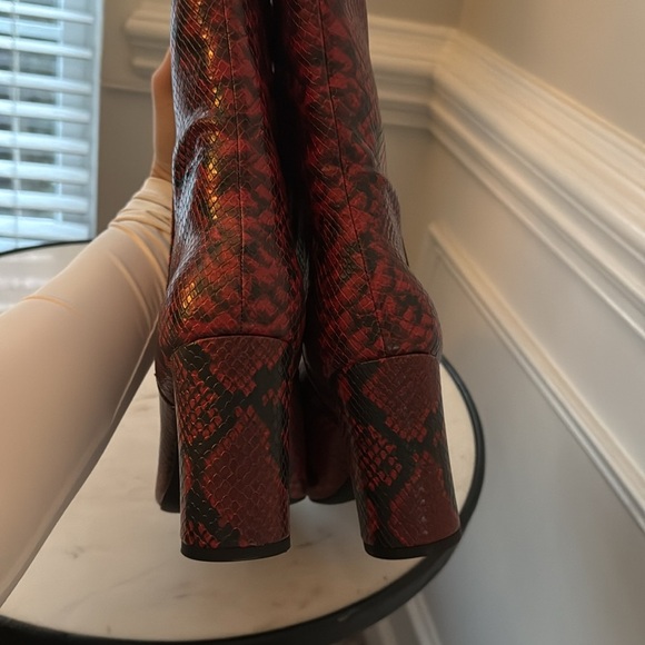 Primadonna Collection Boots Womens Red Black Knee-High Pointed Toe Block NEW - Picture 5 of 9